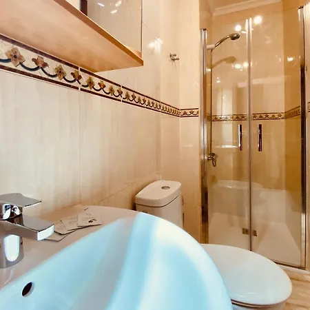 Click&guest - Comfortable Flat 2 Close To The Apartment *